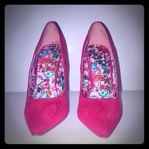 Hot pink pumps